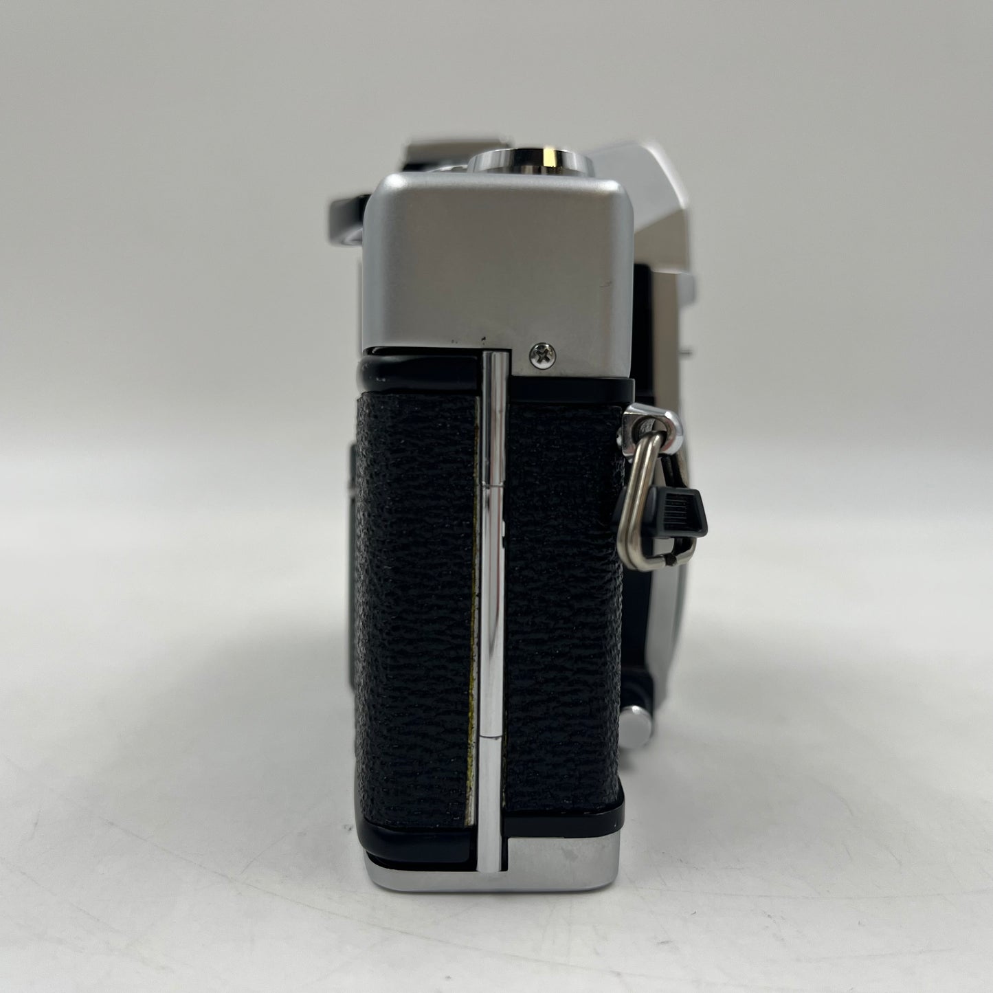 Minolta SRT 201 35MM Film Camera with 200mm Lens