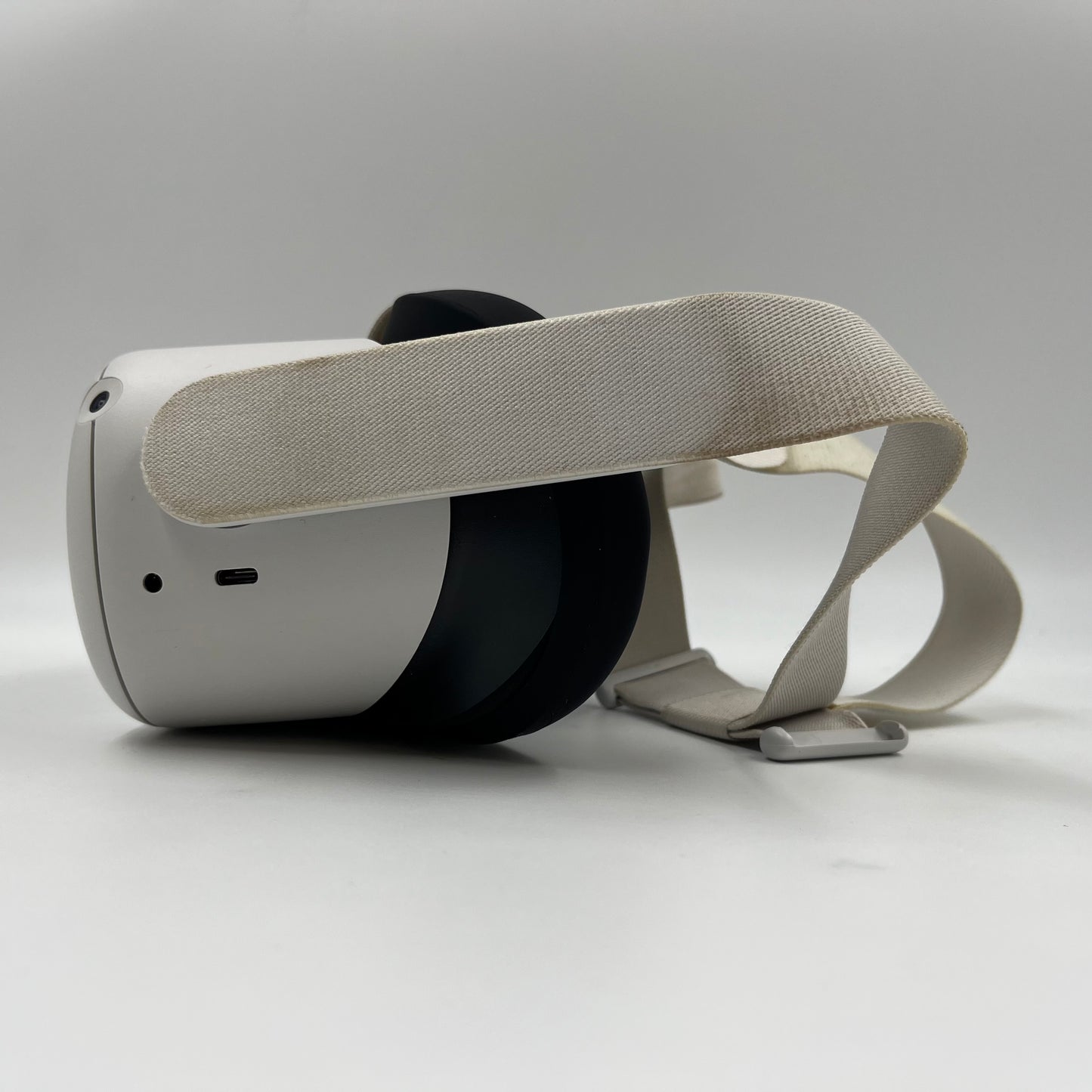 Meta Quest 2 128GB Standalone All-in-One VR Headset KW49CM