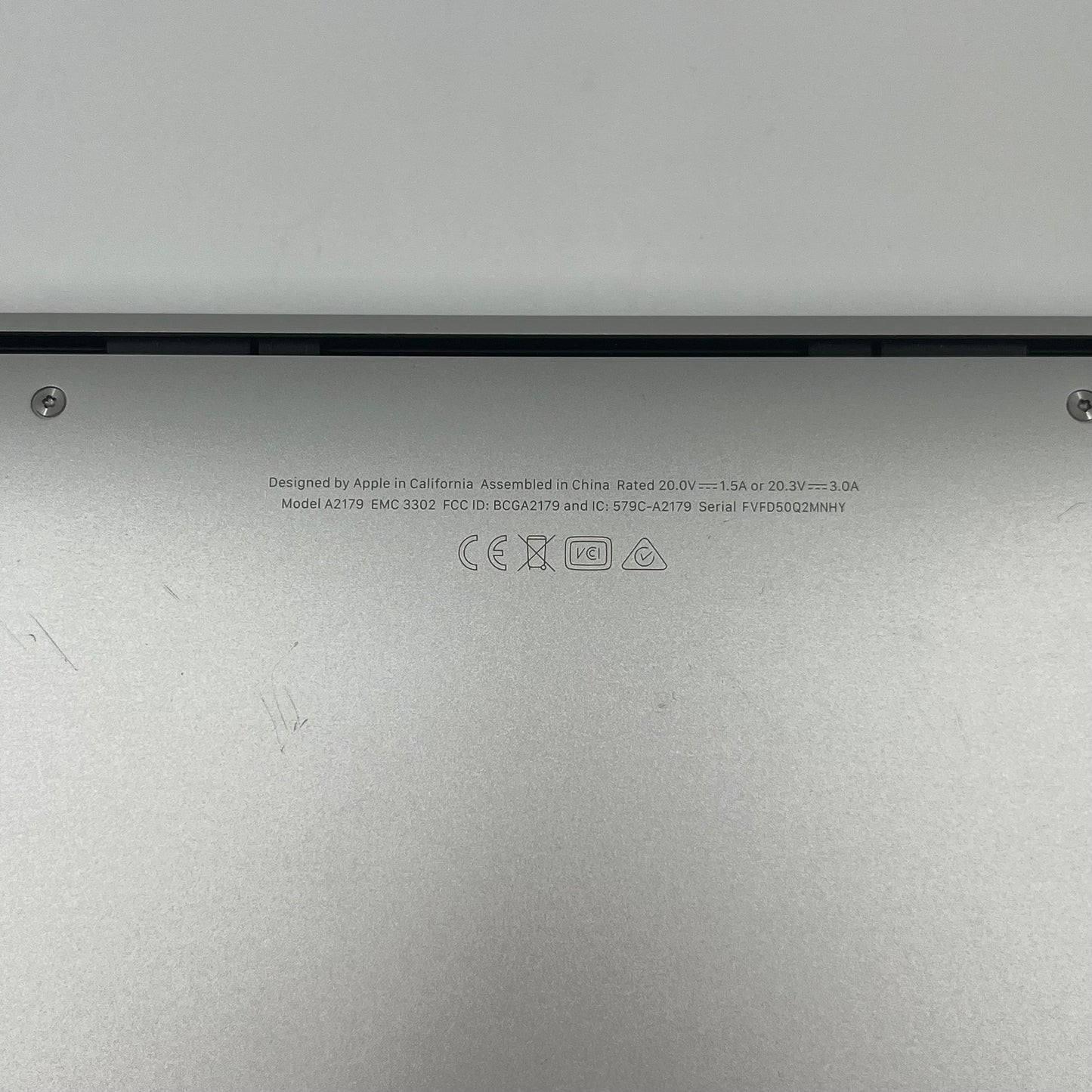 2020 Apple MacBook Air 13.3" i7 1.2GHz 8GB RAM 256GB SSD Silver A2179