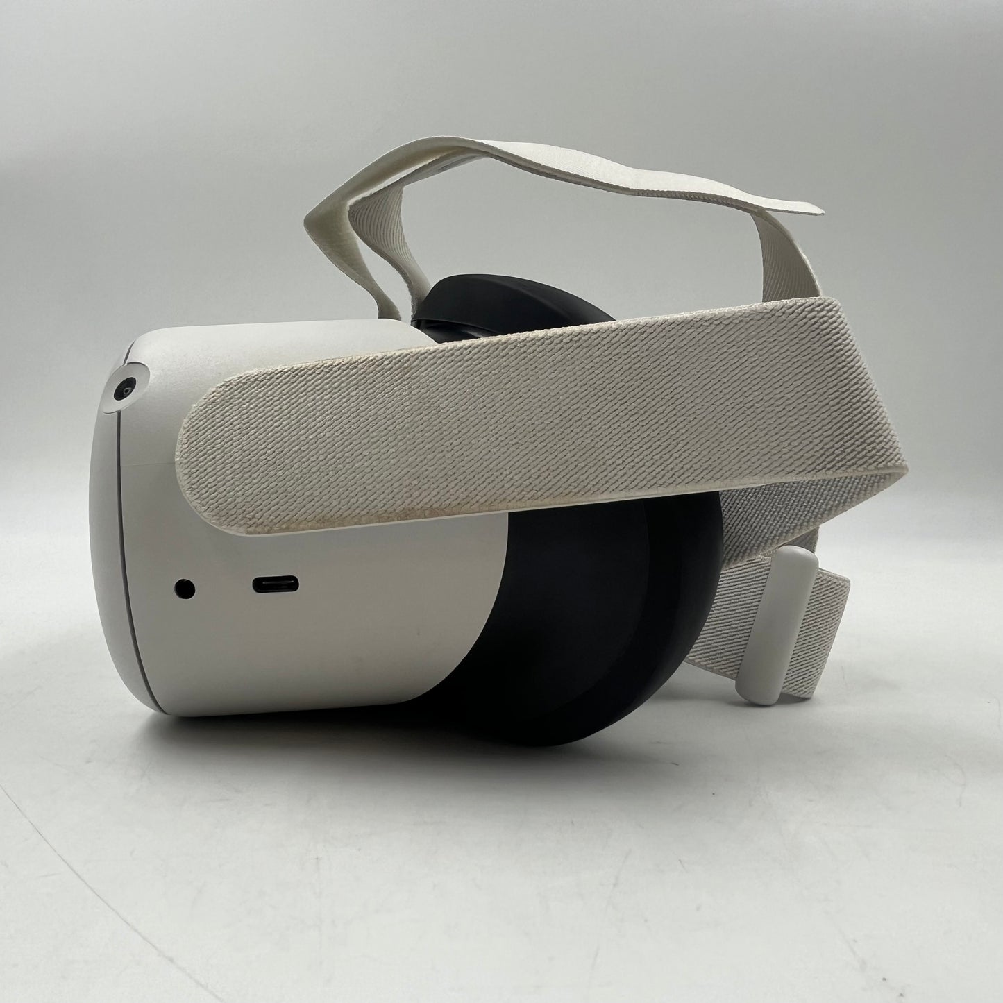 Meta Quest 2 128GB Standalone All-in-One VR Headset KW49CM