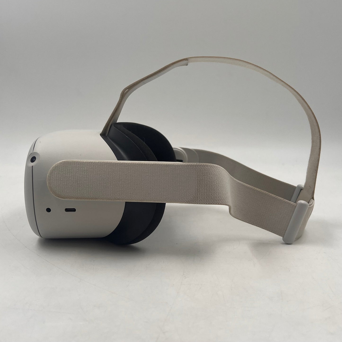 Meta Quest 2 64GB Standalone All-in-One VR Headset KW49CM