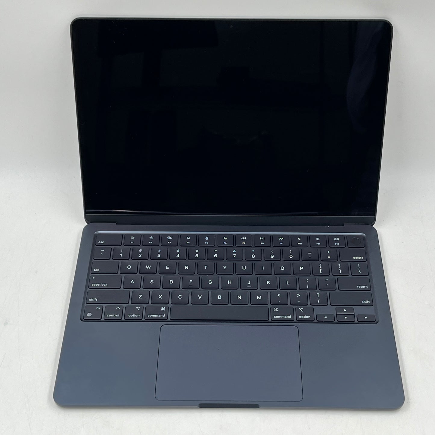 2024 Apple MacBook Air 13.6" M3 8C GPU 4.0GHz 16GB RAM 256GB SSD A3113