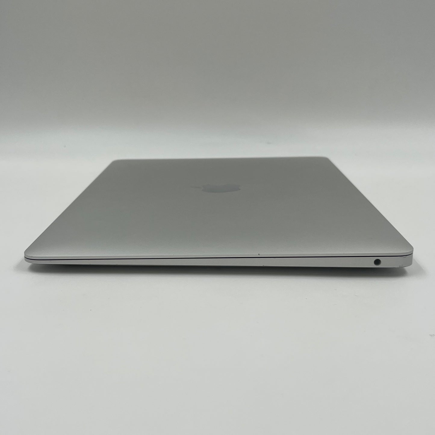 2020 Apple MacBook Air 13.3" i7 1.2GHz 8GB RAM 256GB SSD Silver A2179