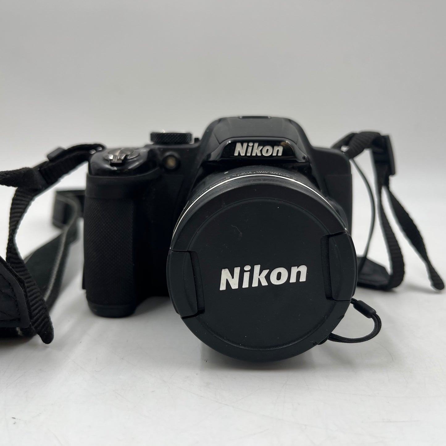 Nikon COOLPIX P520 18.1MP Digital Point And Shoot Camera