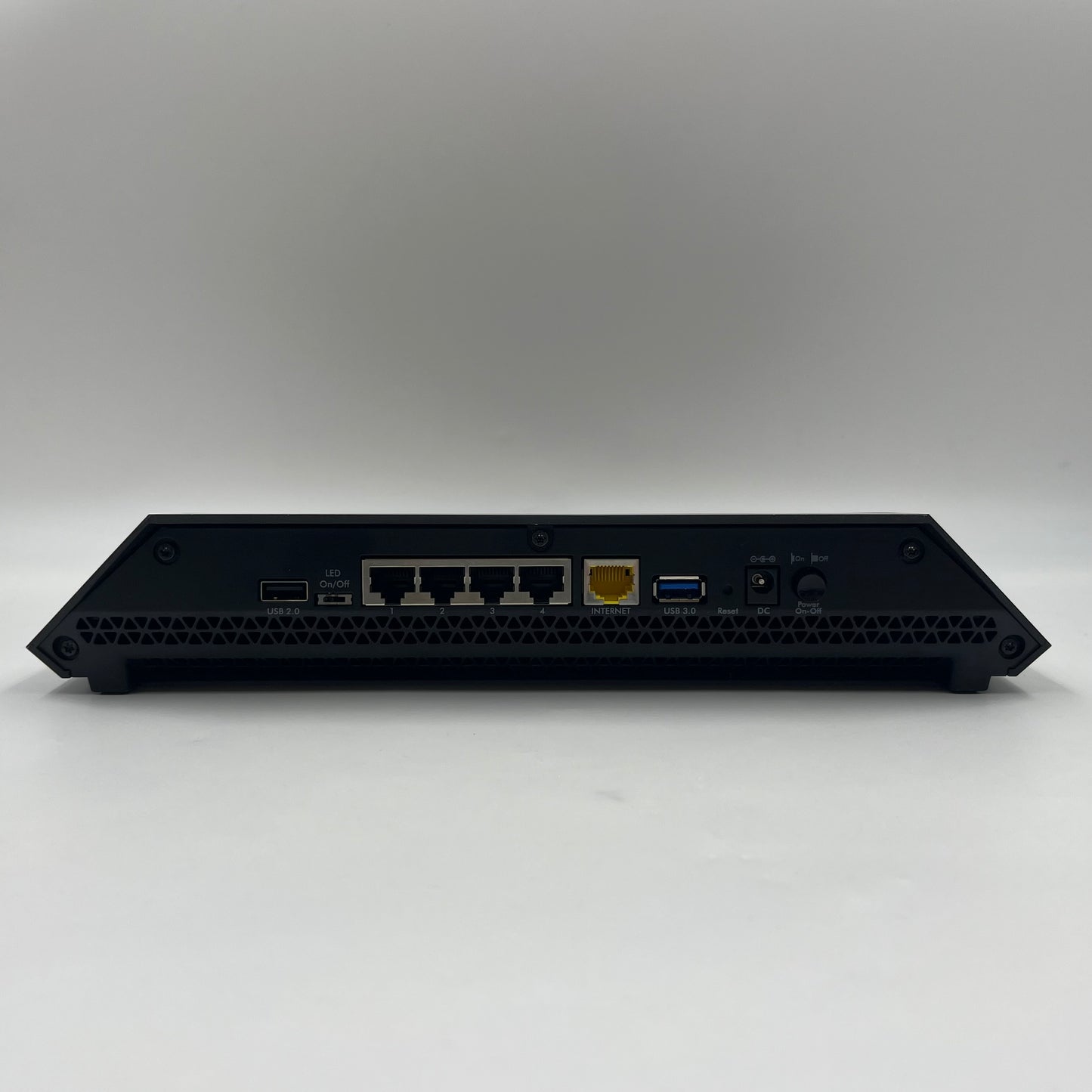 NETGEAR Nighthawk X6 Tri Band 2.4GHz/5Ghz R8000 Wifi Router