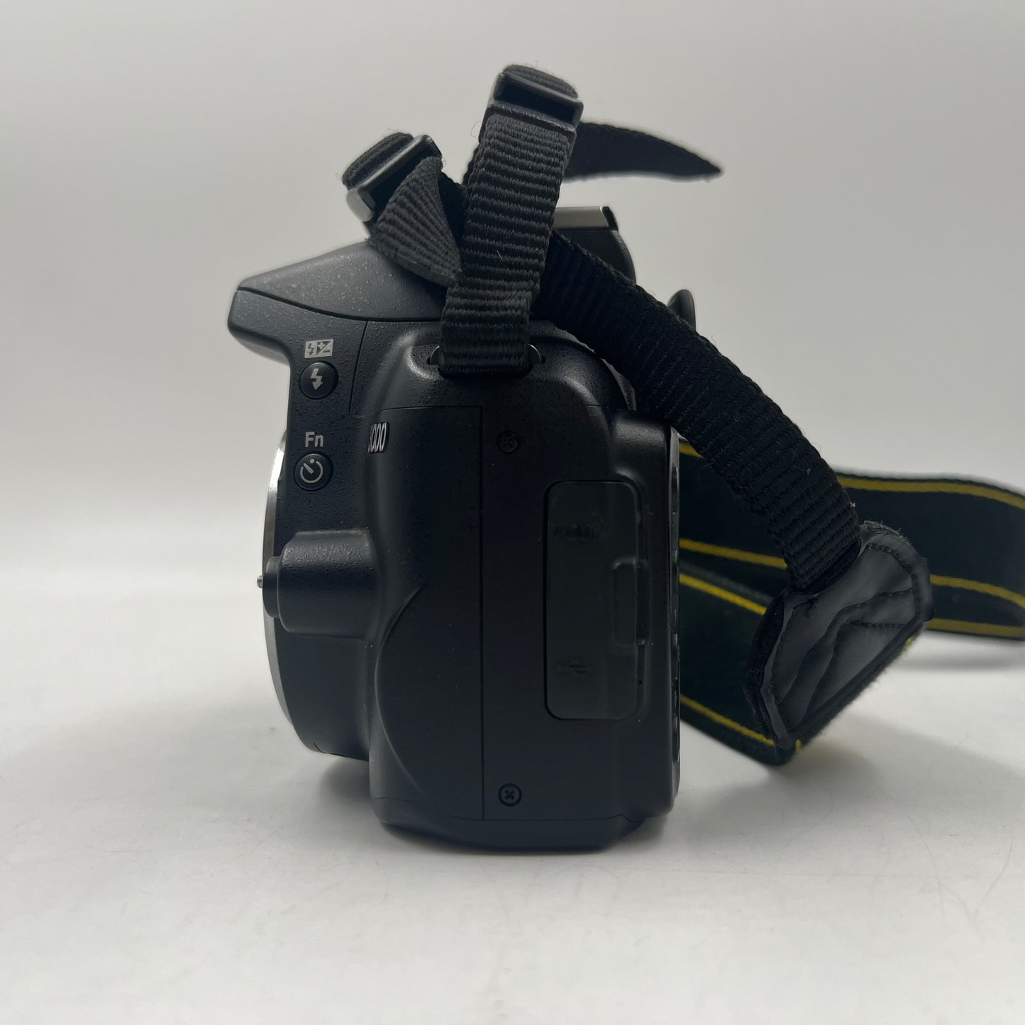Nikon D3000 10.0MP DSLR Camera Body Only