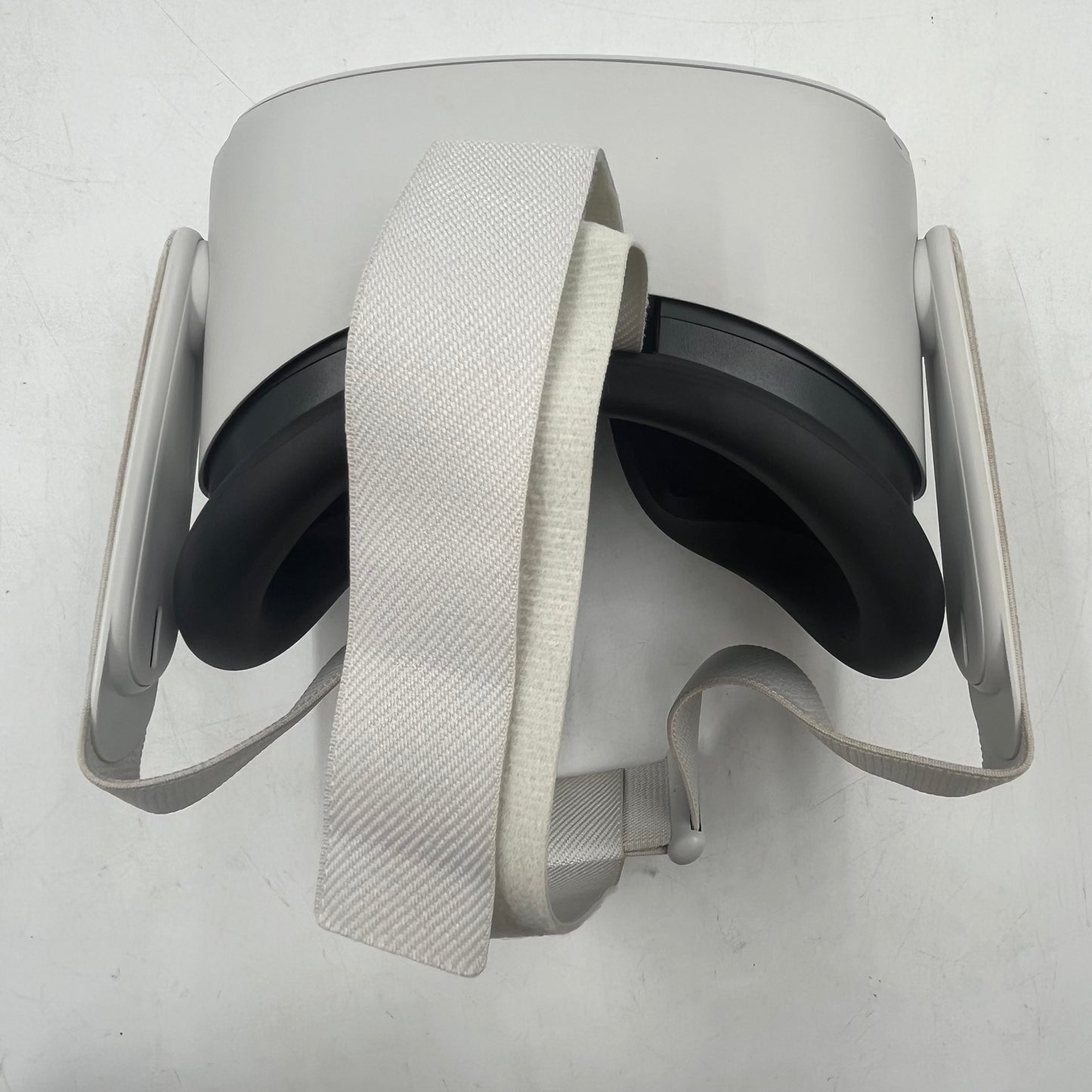 Meta Quest 2 128GB Standalone All-in-One VR Headset KW49CM