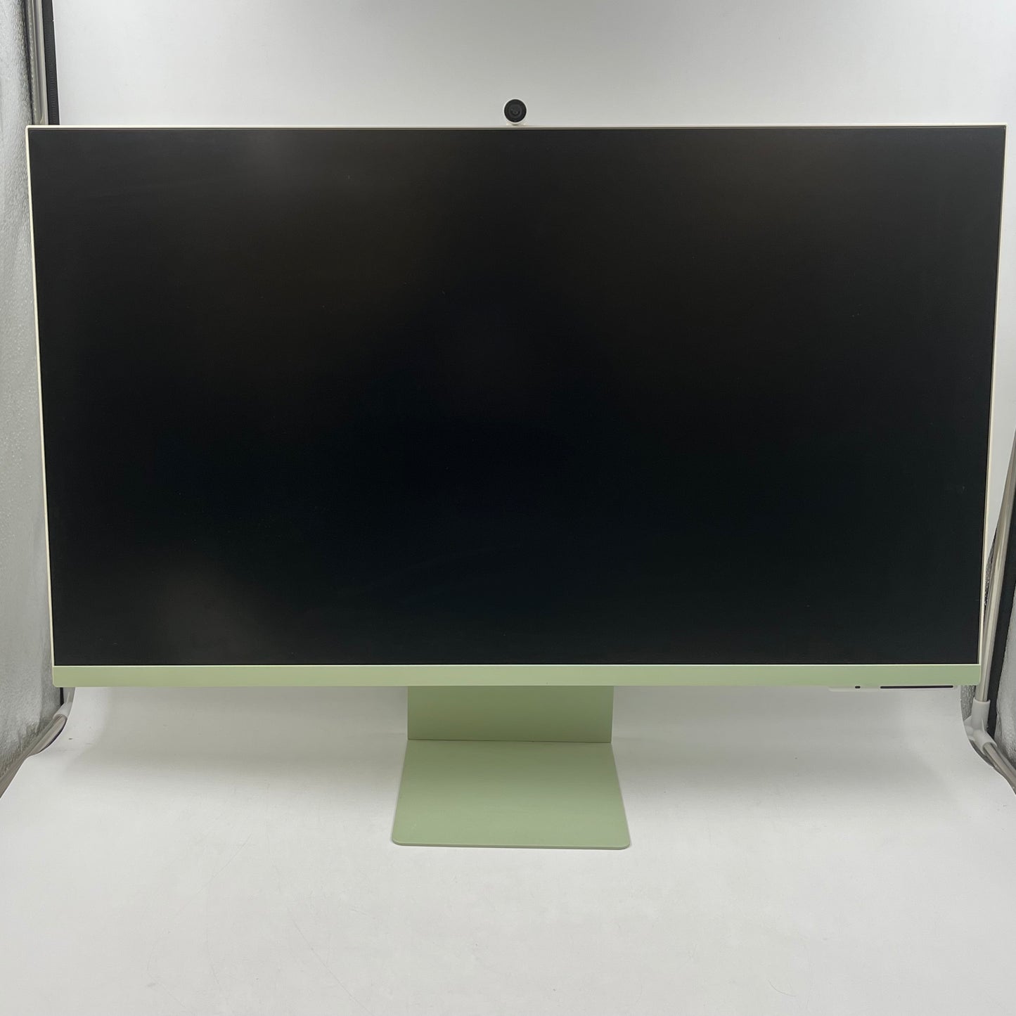 Samsung 32" M80B 4K UHD 60Hz Smart Monitor