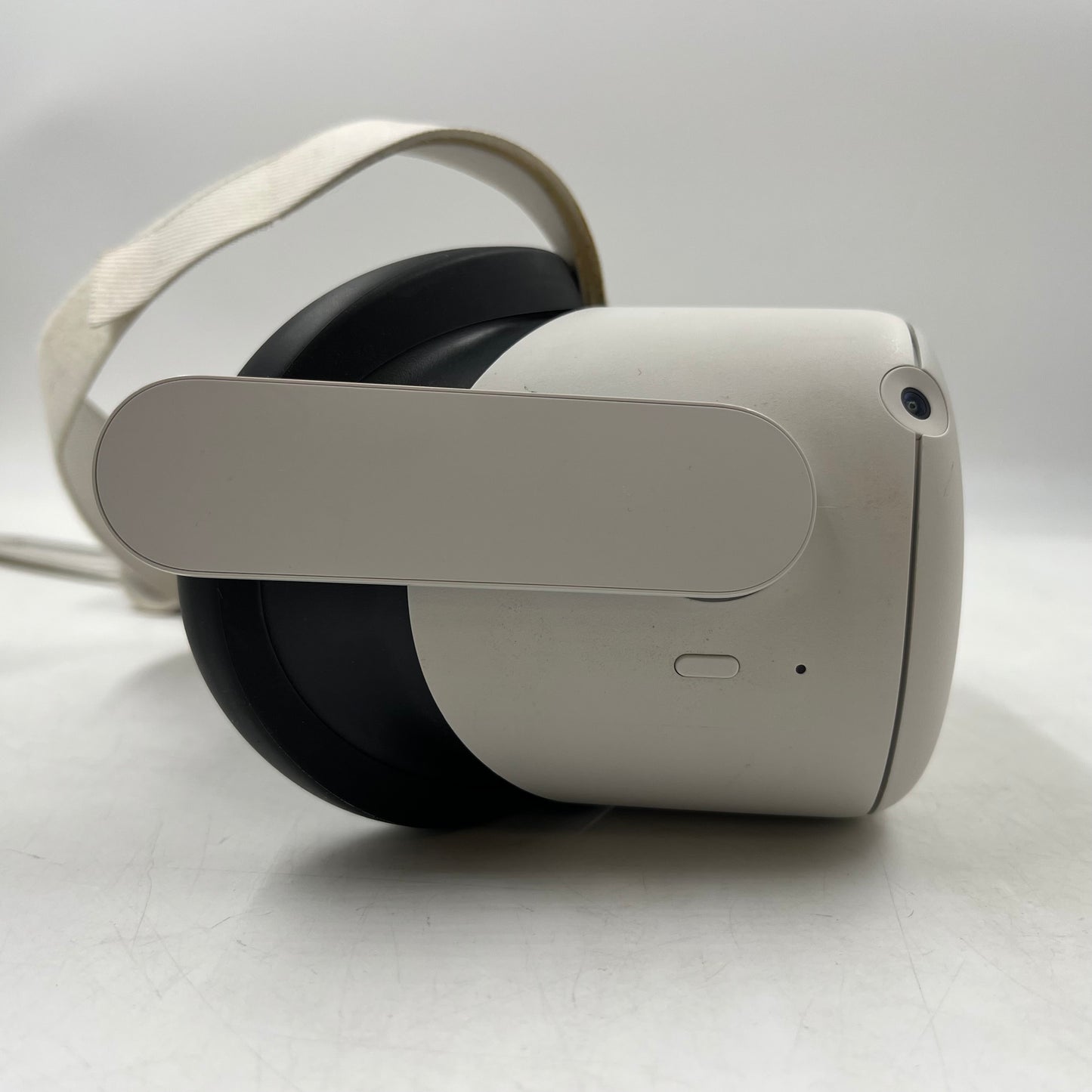 Oculus Quest 2 128GB Standalone All-in-One VR Headset KW49CM