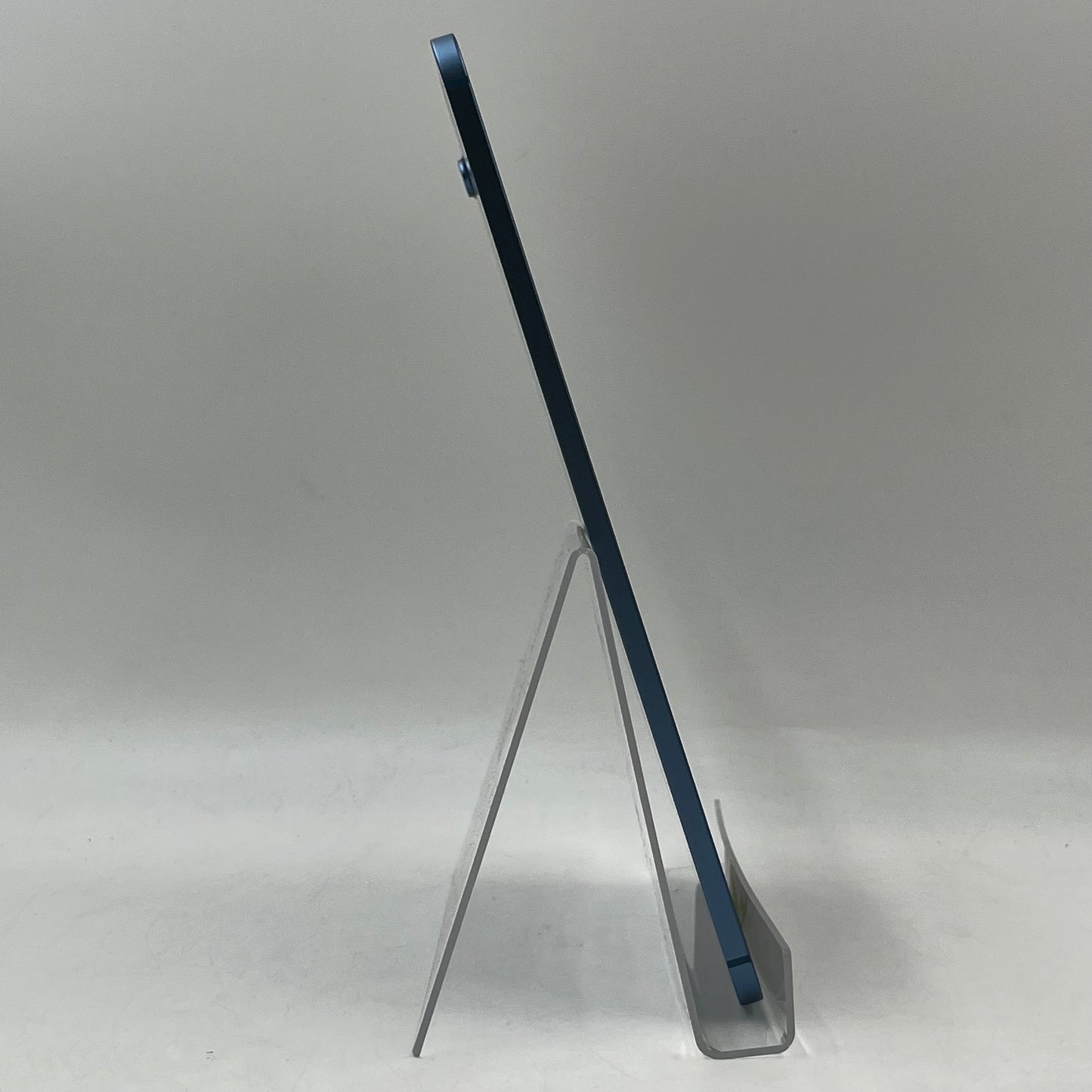 Unlocked Apple iPad Air 5th Gen 256GB Blue MM73LL/A