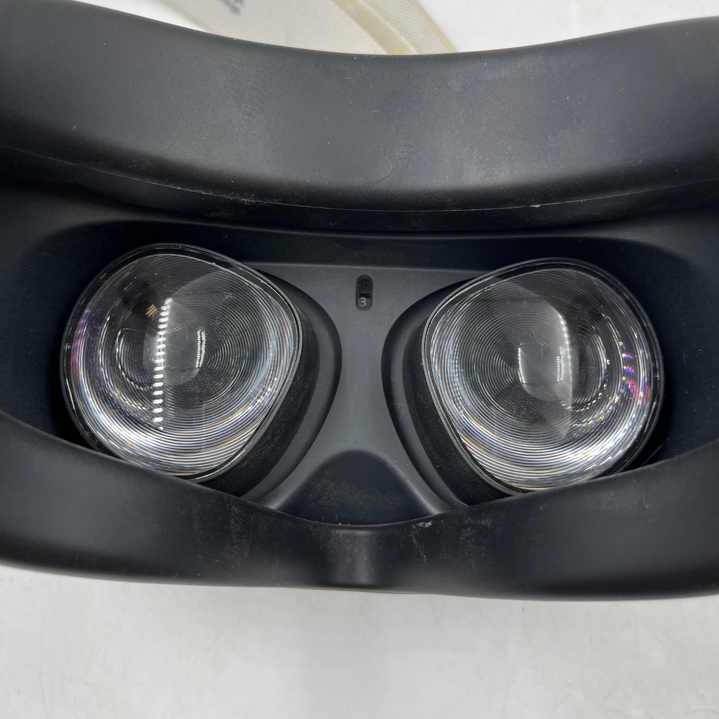 Oculus Quest 2 128GB Standalone All-in-One VR Headset KW49CM