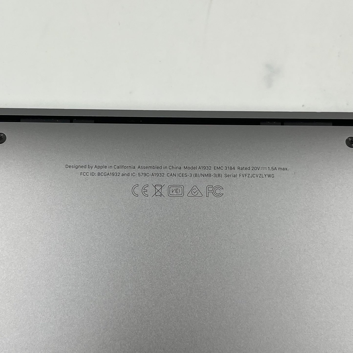 2019 Apple MacBook Air 13.3" i5 1.6GHz 8GB RAM 128GB SSD Space Gray A1932