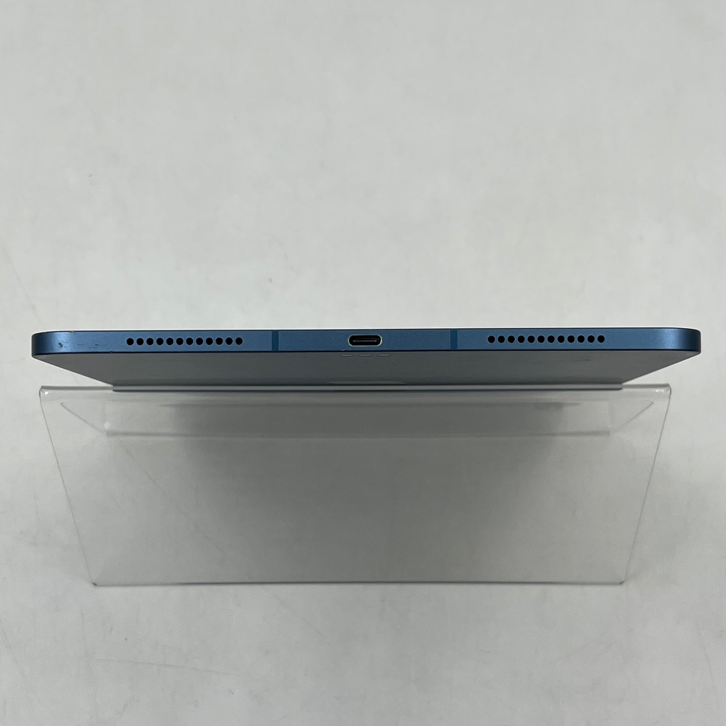 Unlocked Apple iPad Air 5th Gen 256GB Blue MM73LL/A