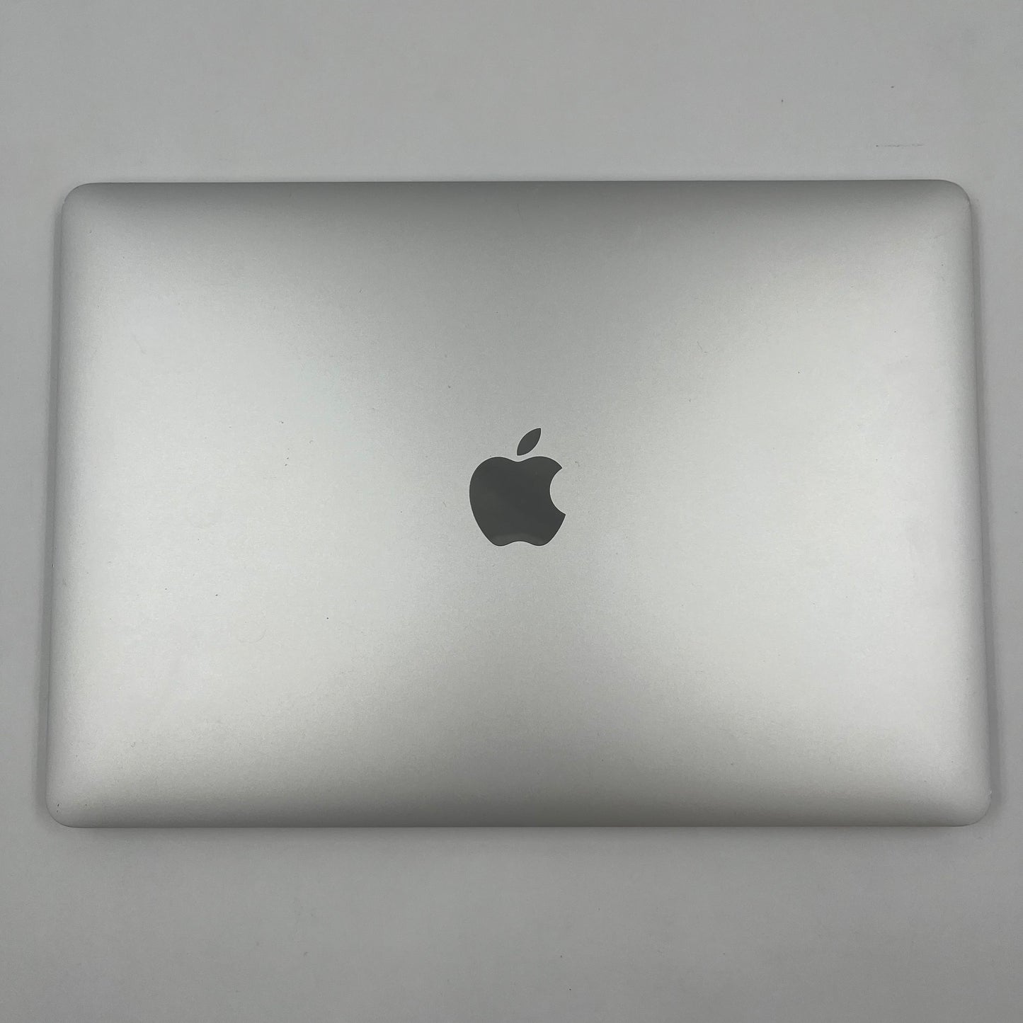 2020 Apple MacBook Air 13.3" i7 1.2GHz 8GB RAM 256GB SSD Silver A2179