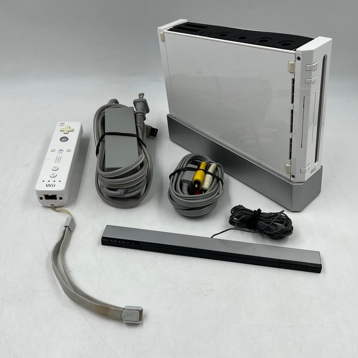 Nintendo Wii Video Game Console RVL-001 White