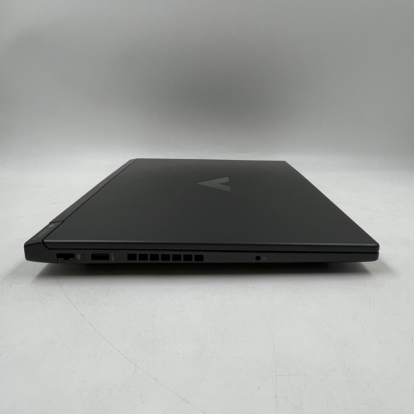 HP Victus 16-R0073CL 16" i7-13700HX 2.1GHz 32GB RAM 1TB SSD GeForce RTX 4060