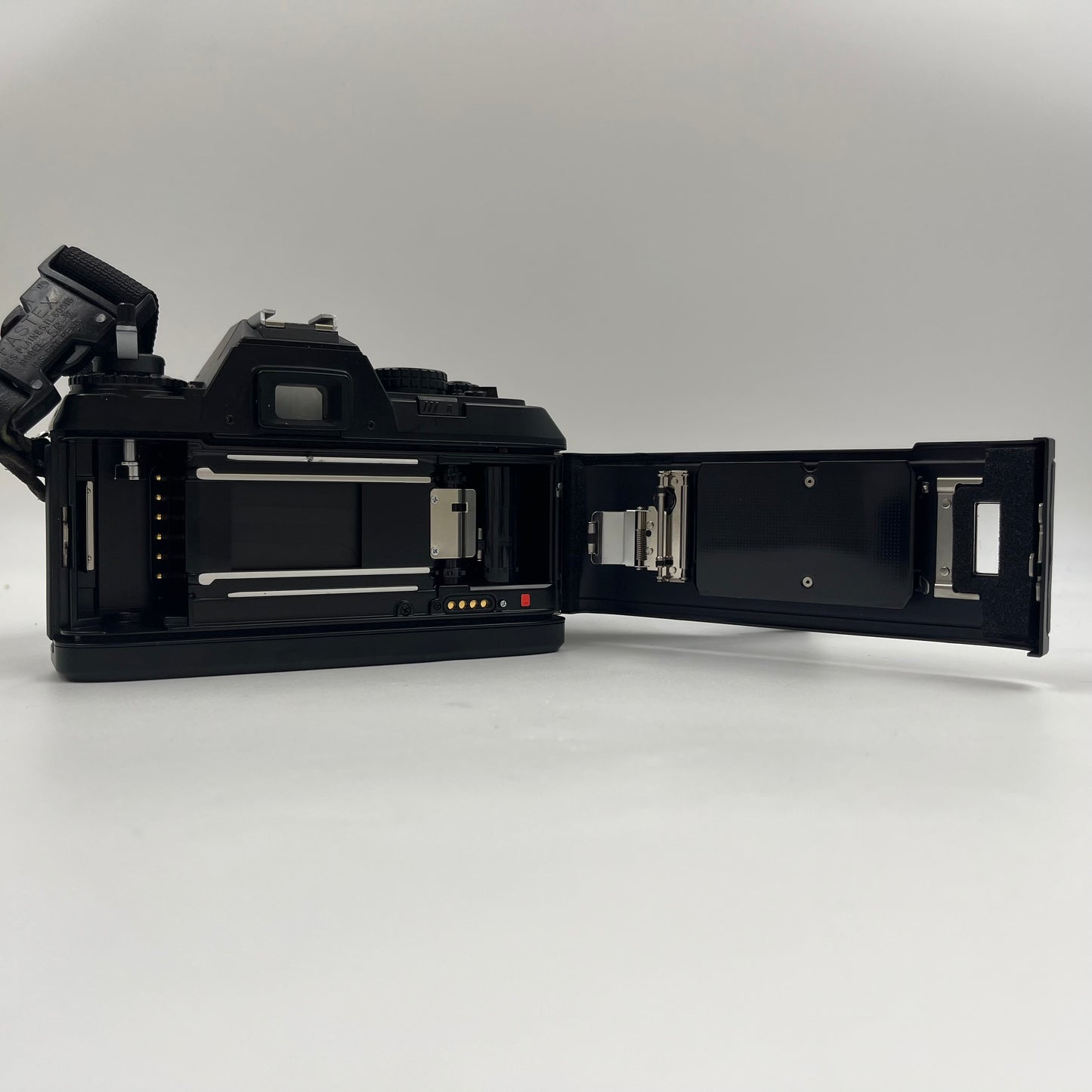 Nikon AF N2020 35MM Film Camera