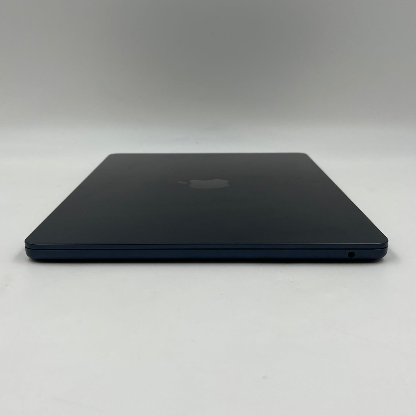 2022 Apple MacBook Air 13.6" M2 10C GPU 3.5GHz 8GB RAM 512GB SSD A2681