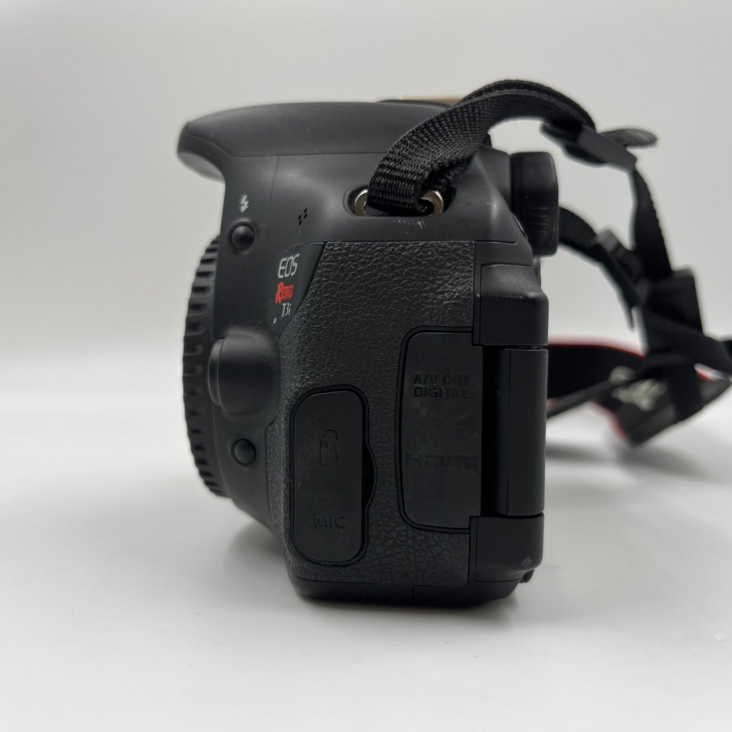 Canon EOS Rebel T3i 18.0MP Digital SLR DSLR Camera Body Only