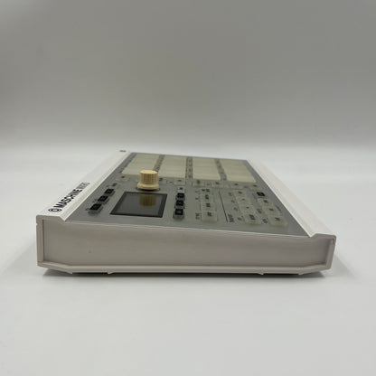 Native Instruments Maschine Mikro MK2 Groove Production Studio White