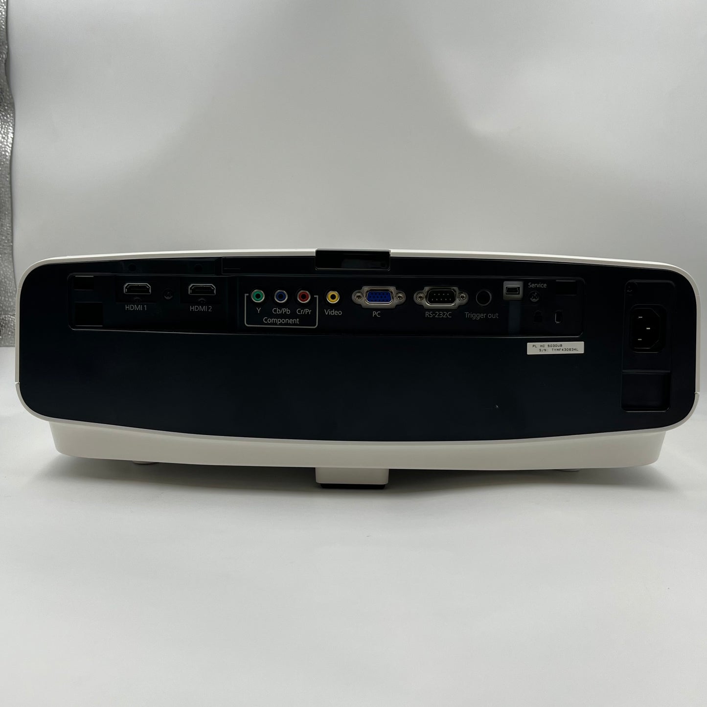 Epson Powerlite Home Cinema 1920 x 1080 2,400 lumens 3LCD Projector 5030UB