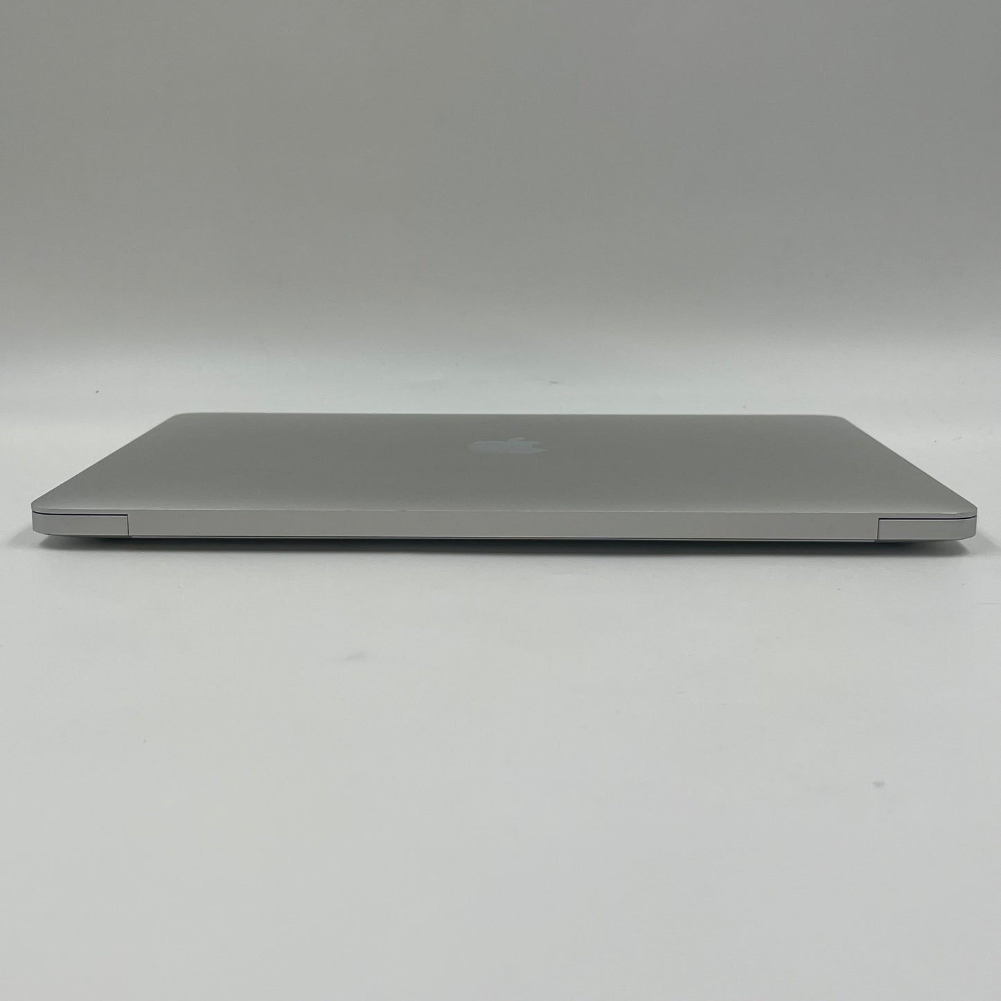 2020 Apple MacBook Air 13.3" i7 1.2GHz 8GB RAM 256GB SSD Silver A2179