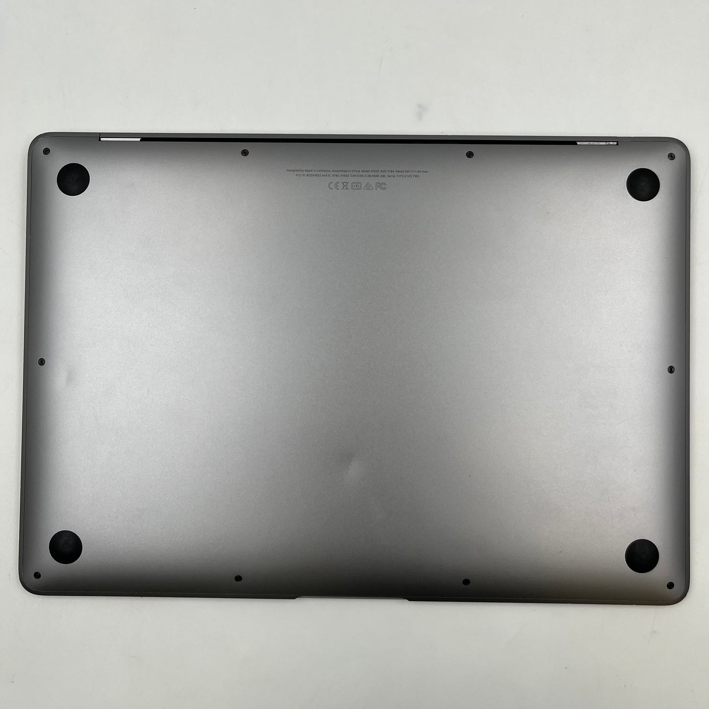 2019 Apple MacBook Air 13.3" i5 1.6GHz 8GB RAM 128GB SSD Space Gray A1932