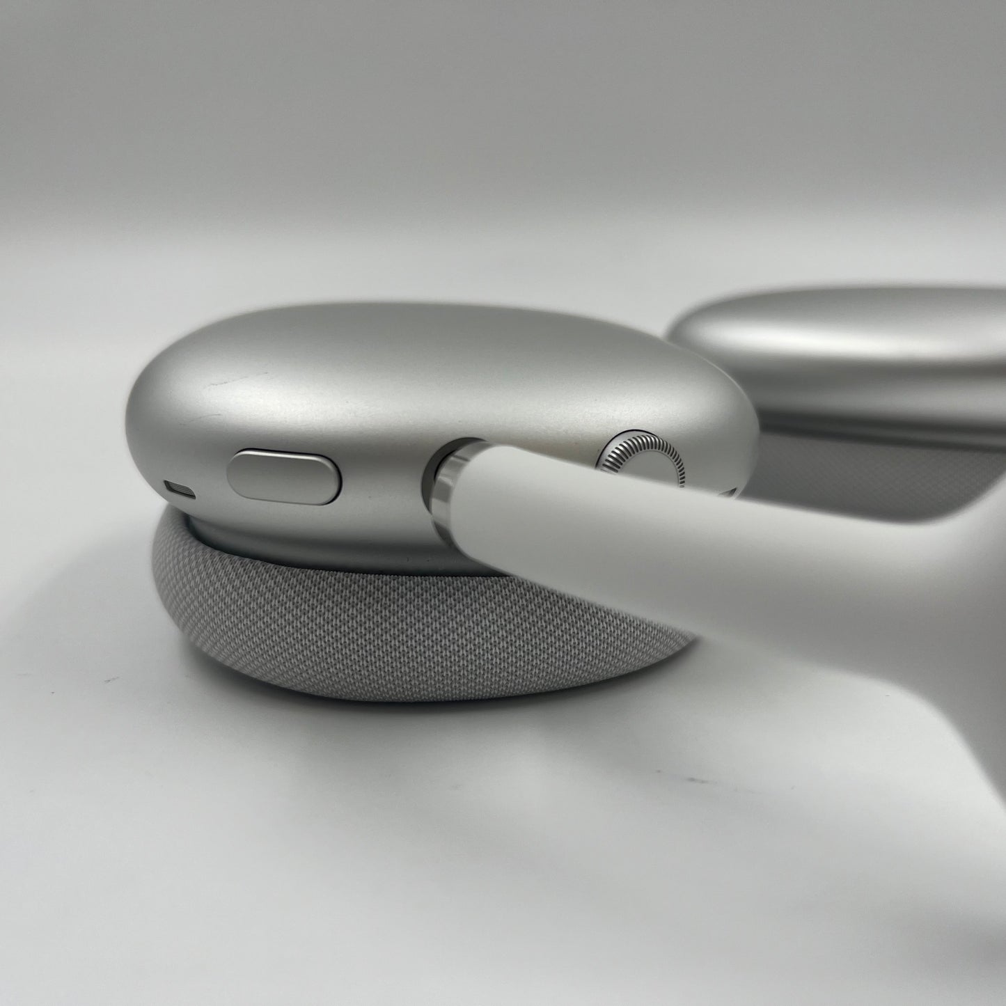 Apple AirPods Max Wireless Over-Ear Headphones Silver MGYJ3AM/A