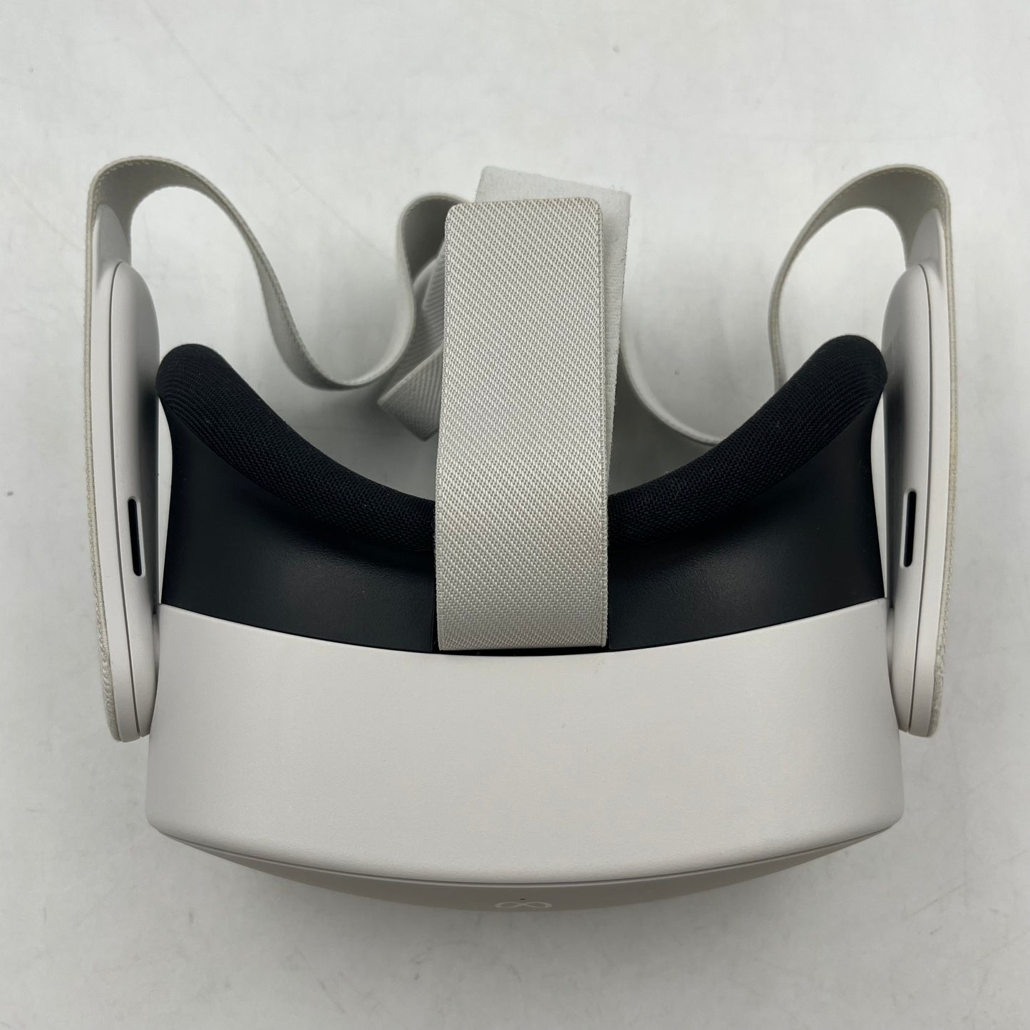 Meta Quest 3S 128GB Standalone All-in-One VR Headset P97