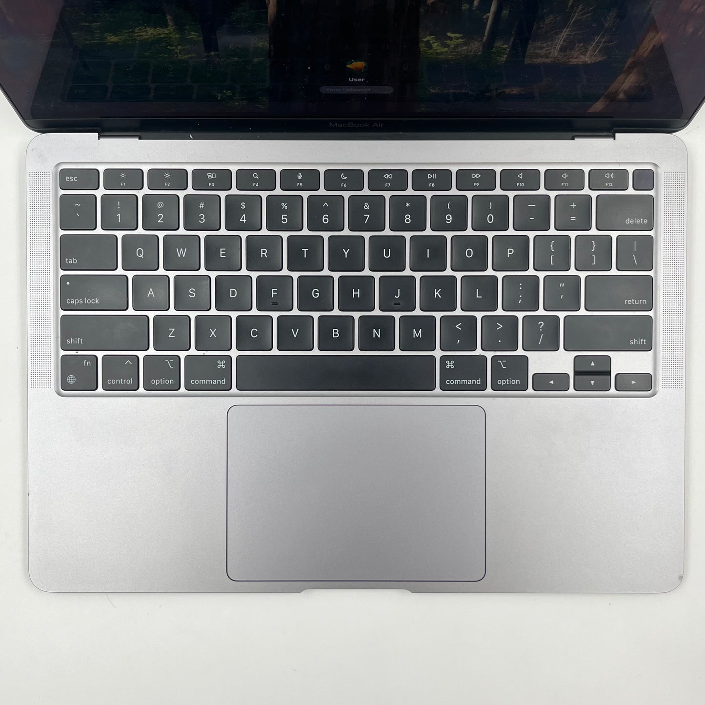 2020 Apple MacBook Air 13.3" M1 7C GPU 3.2GHz 8GB RAM 256GB SSD A2337