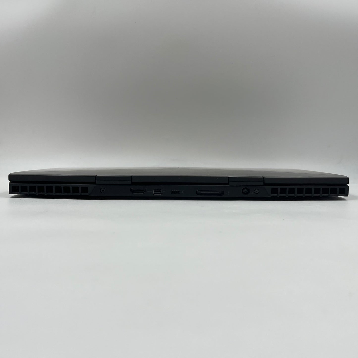 Alienware M15 15.6" i7-8750H 2.2GHz 16GB RAM 256GB SSD 1TB HDD GeForce GTX 1060