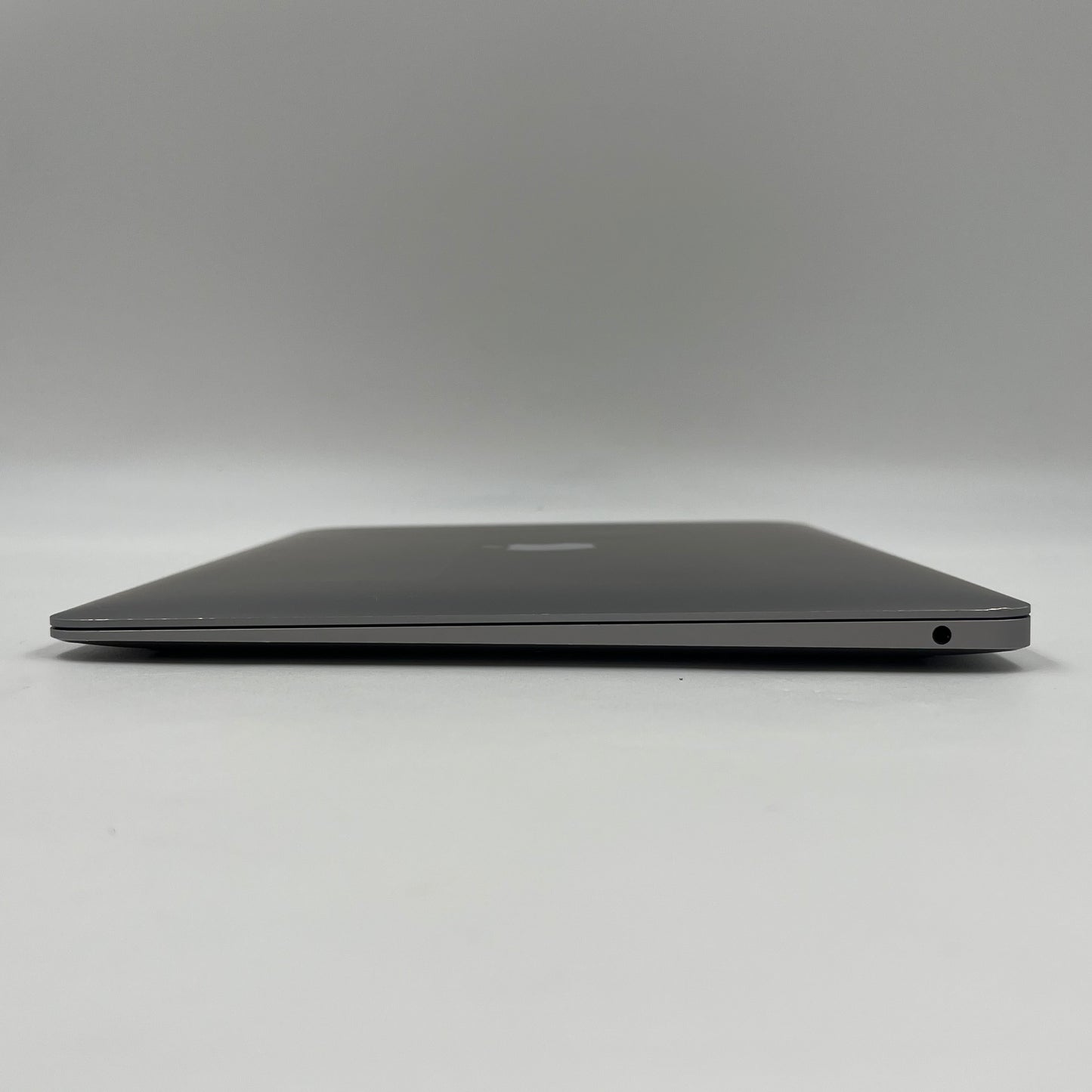 2019 Apple MacBook Air 13.3" i5 1.6GHz 8GB RAM 128GB SSD Space Gray A1932