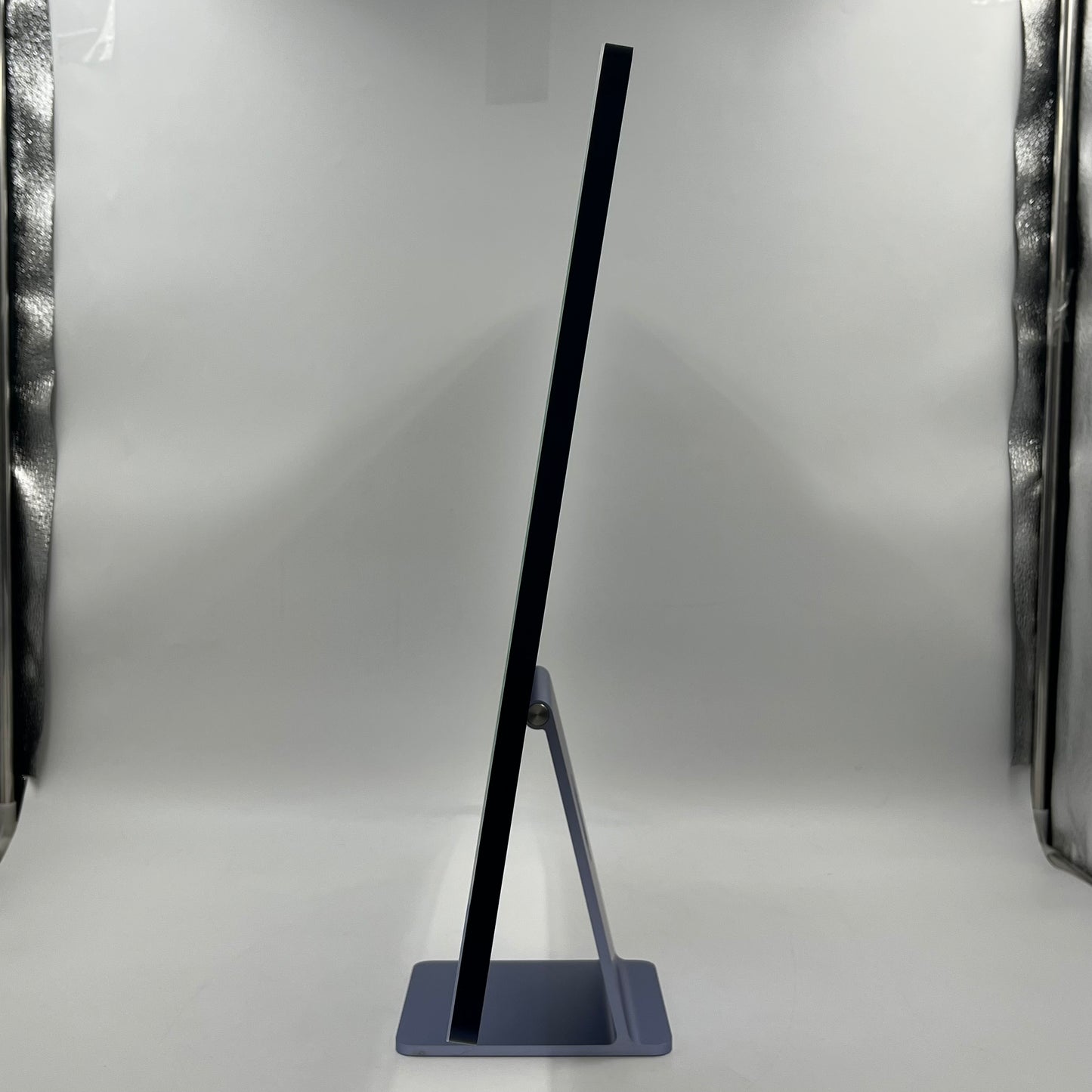 2021 Apple iMac 24" M1 8 Core 3.2GHz 8GB RAM 256GB SSD Purple MGPK3LL/A