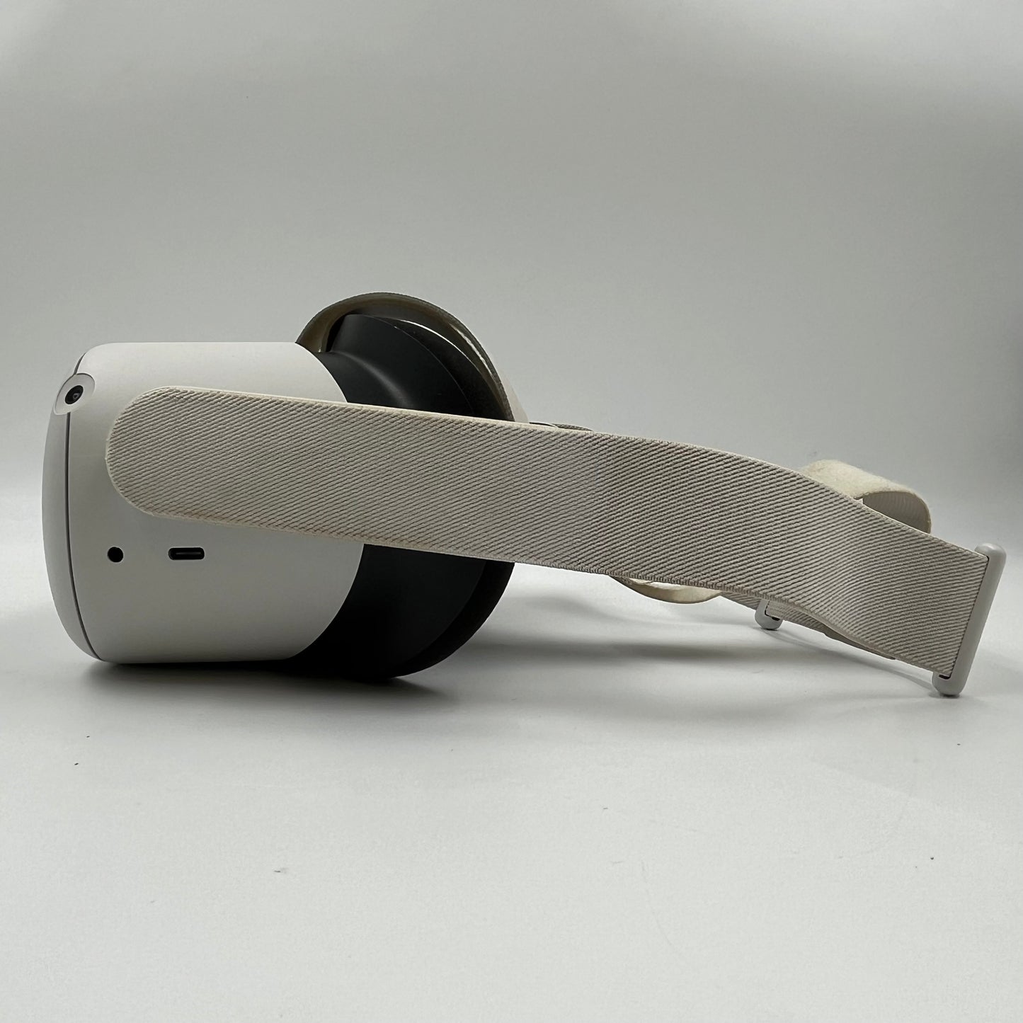 Meta Quest 2 128GB Standalone All-in-One VR Headset KW49CM