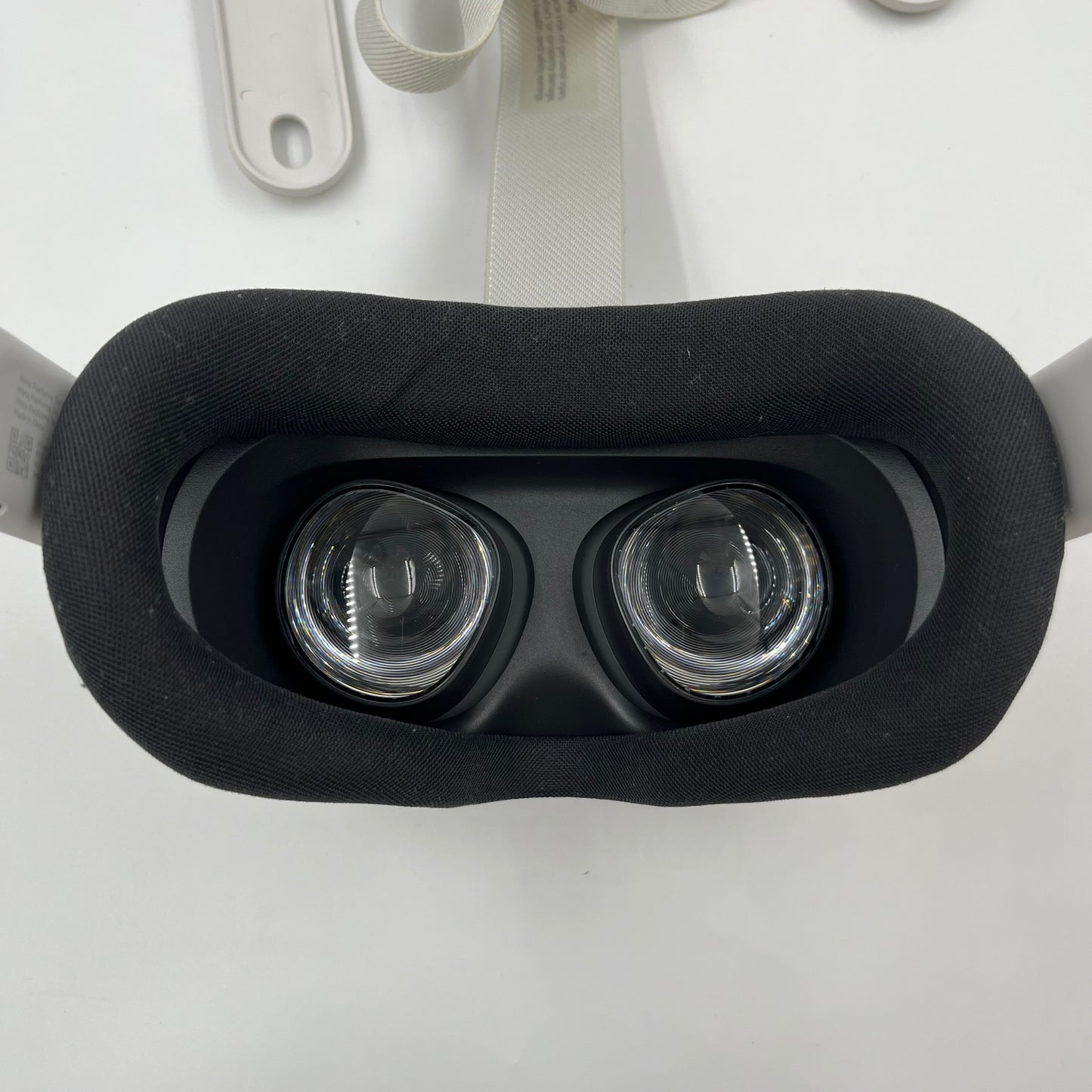 Meta Quest 3S 128GB Standalone All-in-One VR Headset P27