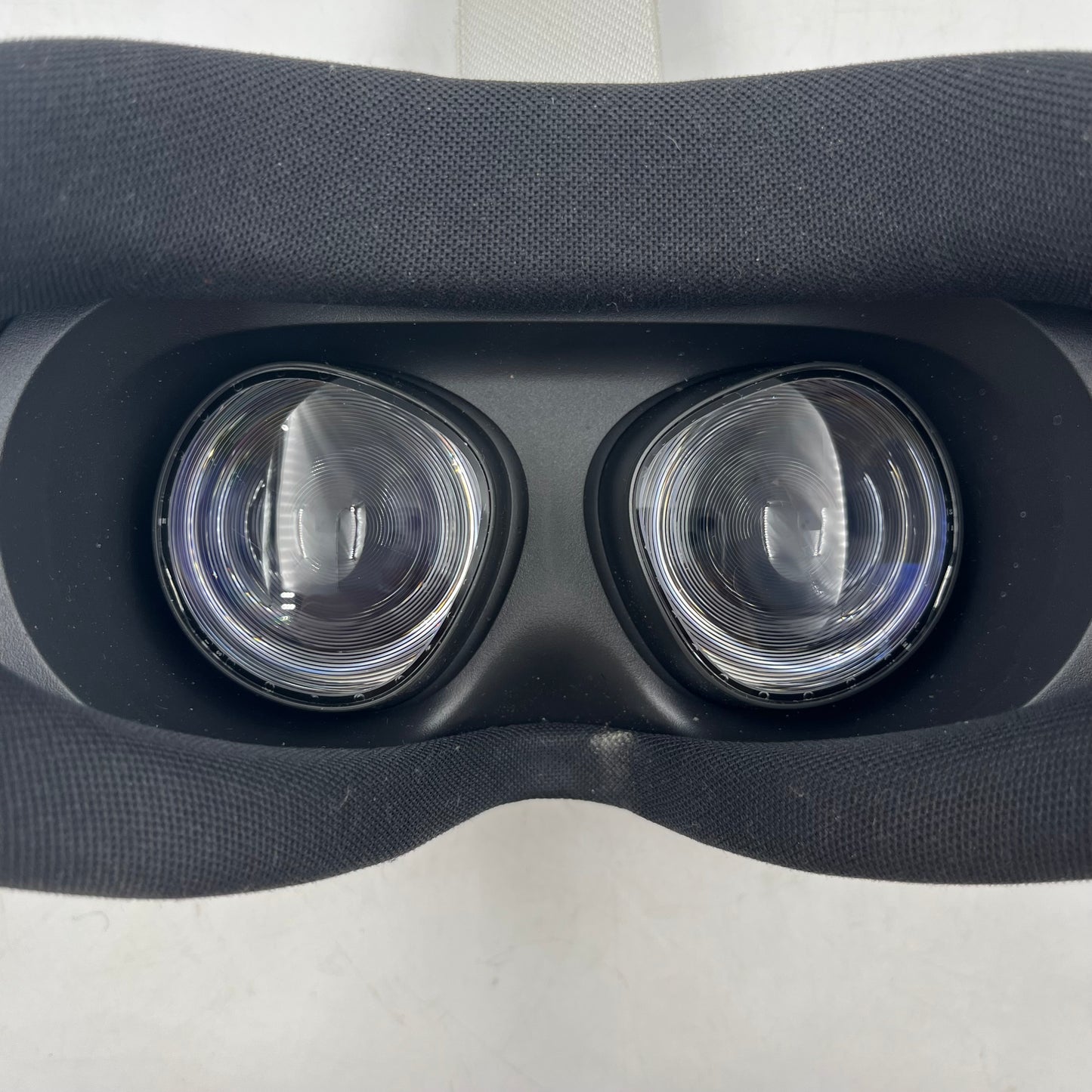 Meta Quest 3S 128GB Standalone All-in-One VR Headset P97