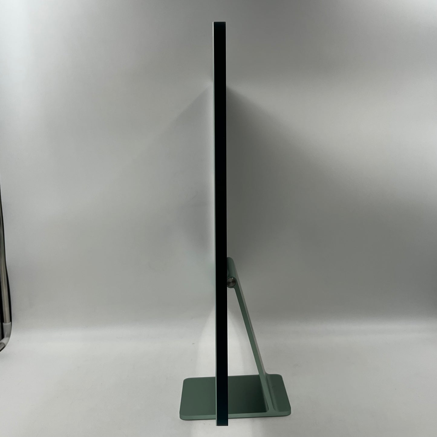 2021 Apple iMac 24" M1 3.2GHz 8GB RAM 256GB SSD Green ‎MGPK3LL/A