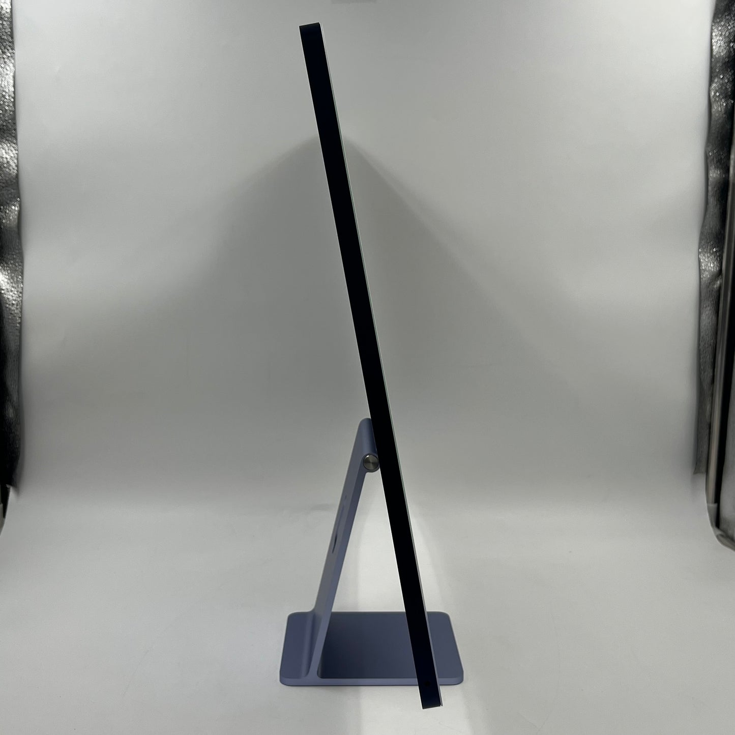 2021 Apple iMac 24" M1 8 Core 3.2GHz 8GB RAM 256GB SSD Purple MGPK3LL/A