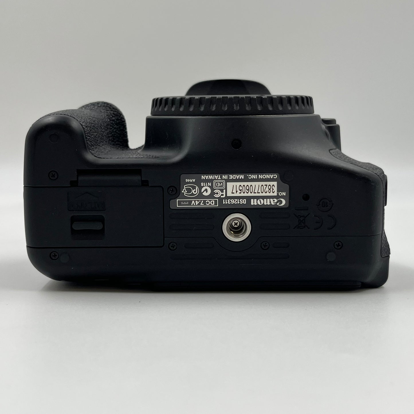 Canon EOS Rebel T3i 18.0MP Digital SLR DSLR Camera Body Only