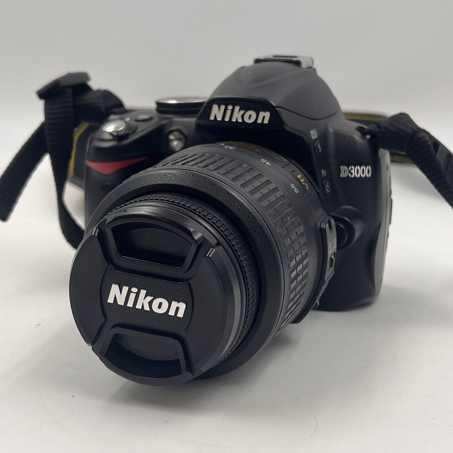 Nikon D3000 10.2MP Digital Camera 10348 Shutter Count