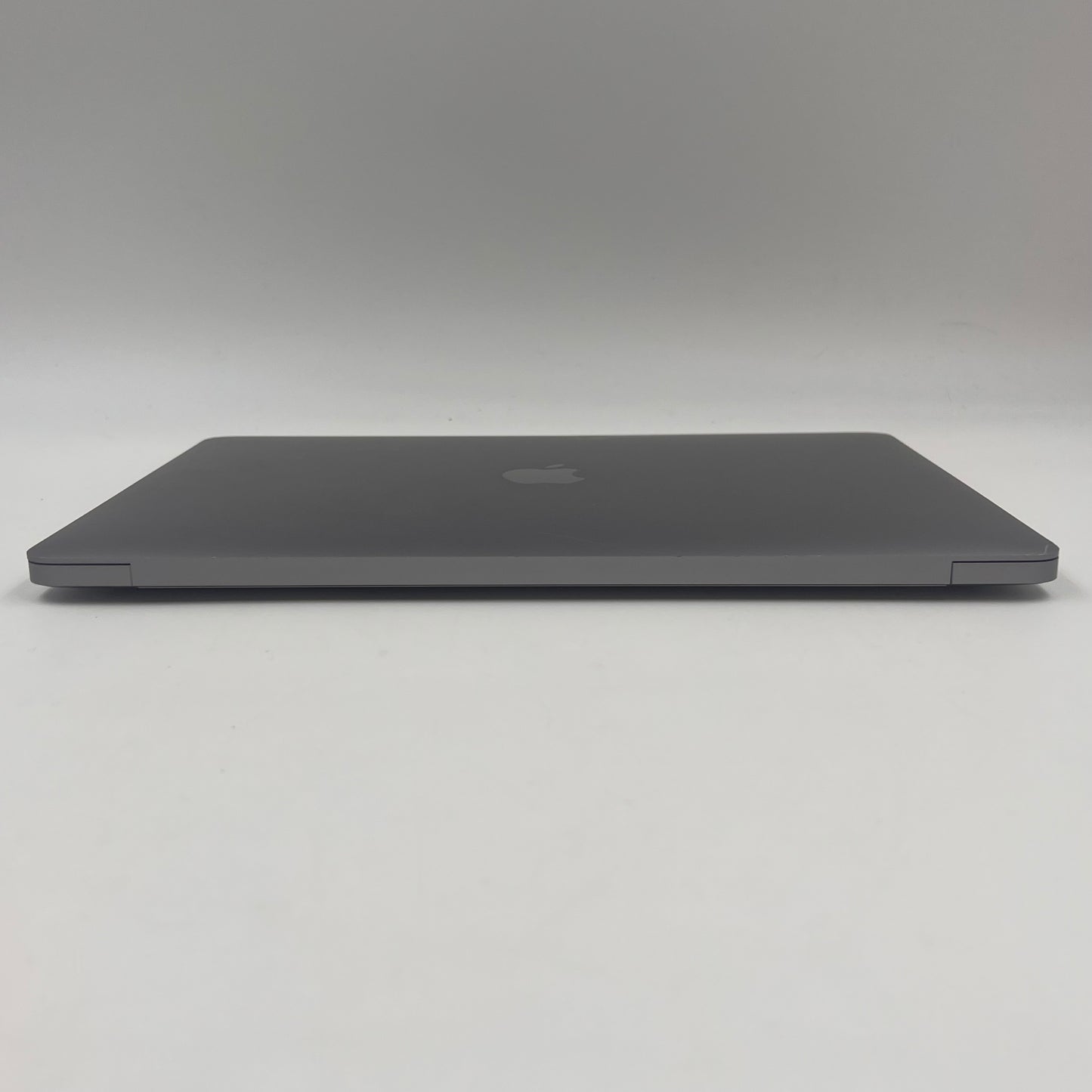 2020 Apple MacBook Air 13.3" M1 3.2GHz 8GB RAM 256GB SSD Space Gray MGN63LL/A